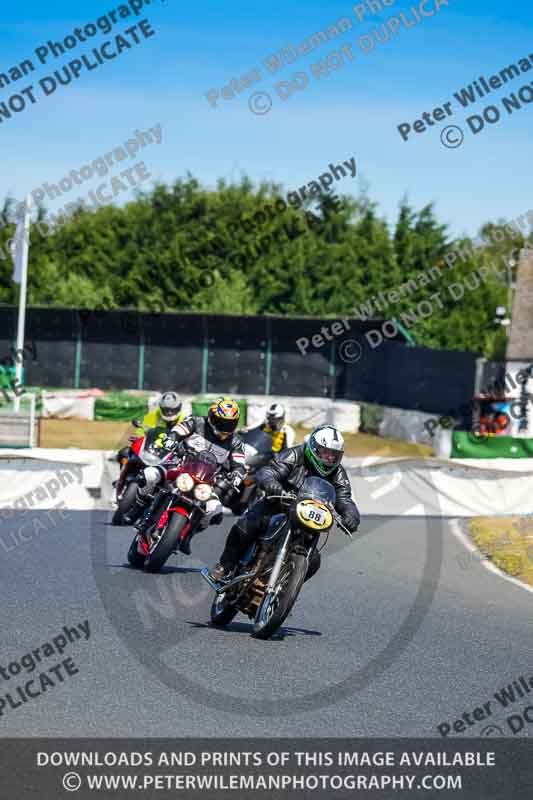 Vintage motorcycle club;eventdigitalimages;mallory park;mallory park trackday photographs;no limits trackdays;peter wileman photography;trackday digital images;trackday photos;vmcc festival 1000 bikes photographs